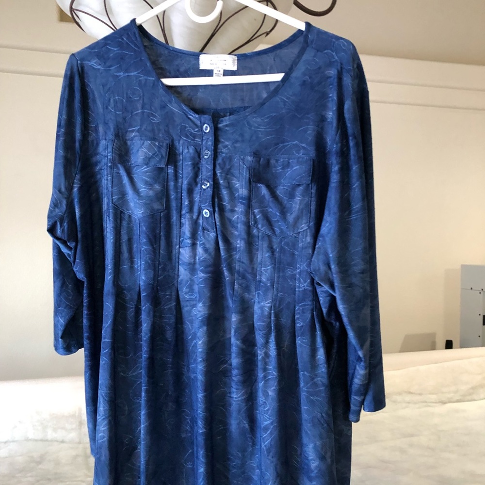 Women’s dress blouse